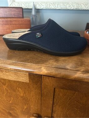 Fly Flot made in Italy Women's Navy Comfort Slip-On Clog